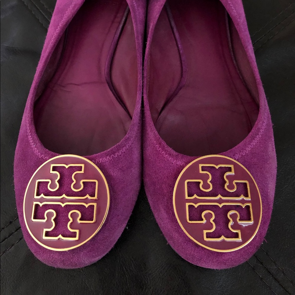 Tory Burch fuchsia suede Reva flats size 9